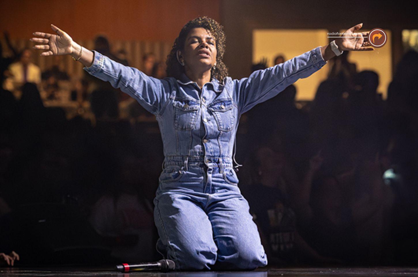 Nívea Soares apresenta nova versão ao vivo do sucesso “Rio”  ⫺