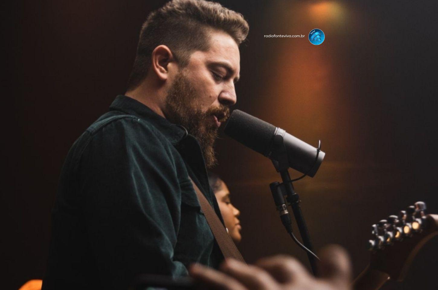 A trajetória vitoriosa de Guilherme Gazaffi, cantor e empresário brasileiro radicado nos Estados Unidos, que serve a Deus com seus múltiplos talentos