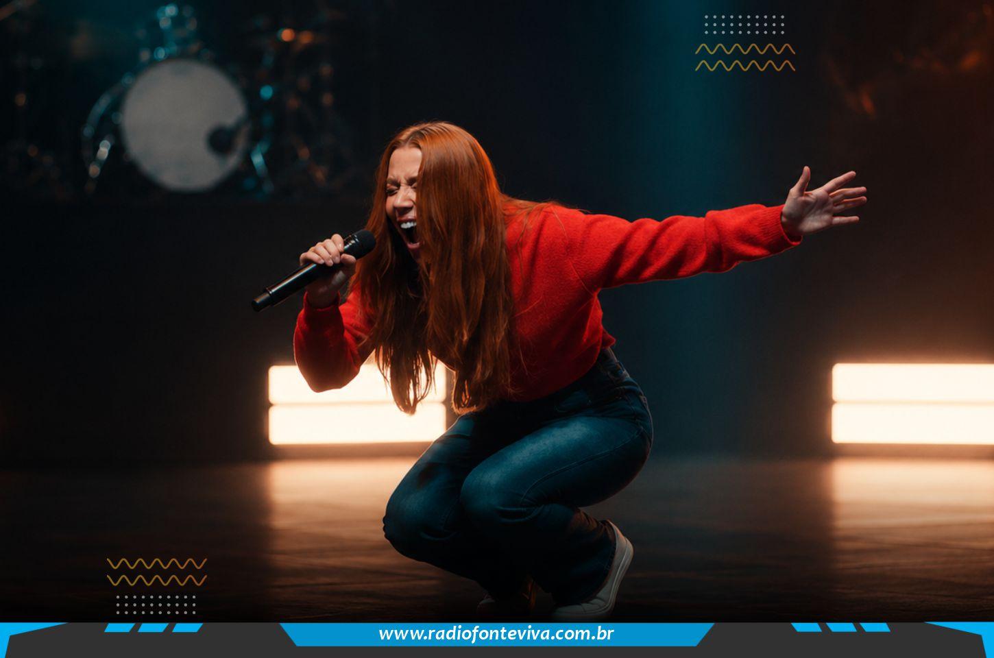 Julliany Souza apresenta medley “Ah, Jesus / Coração Igual ao Teu” e reforça centralidade de Cristo em novo álbum