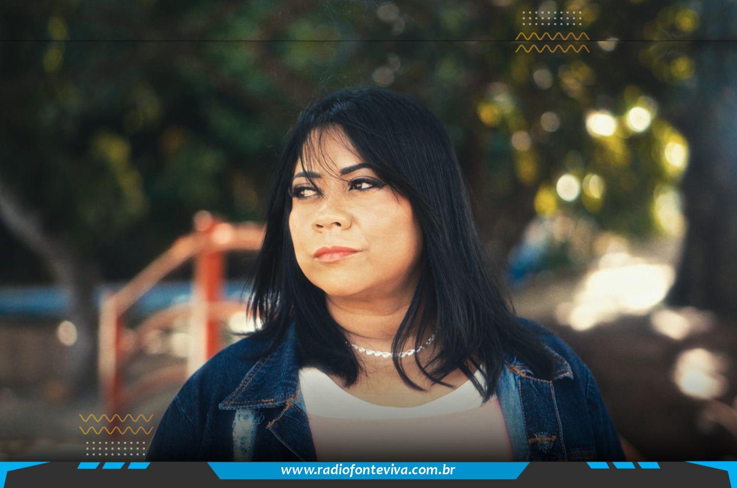 Rosianny Cruz transforma experiência de fé em novo single “Paz no Caos”