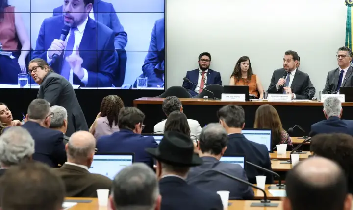 Boulos critica compensação a empresas pelo fim da escala 6x1