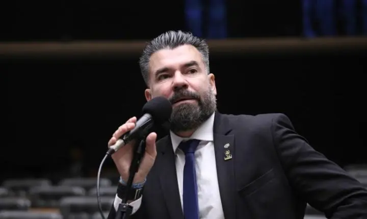 Comissão da Câmara aprova punição para presos que posarem para fotos dentro de presídios