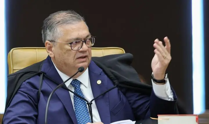Dino manda PF investigar relação de Vorcaro com cemitérios em SP