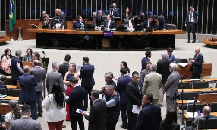 Hugo Motta destaca mudança histórica para os trabalhadores