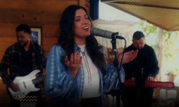 Kelly Benigno lança “Caminho Reto”, canção sobre fé, esperança e direção em Cristo