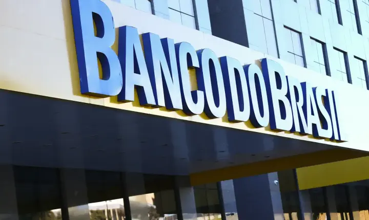 Lucro do Banco do Brasil cai 54% com avanço da crise no agro