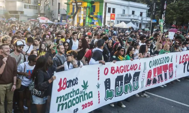 Marcha em São Paulo pede legalização da maconha 