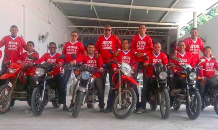 Fé sobre duas rodas: Motoqueiros de Jesus completam 13 anos levando esperança pelas ruas em Eusébio